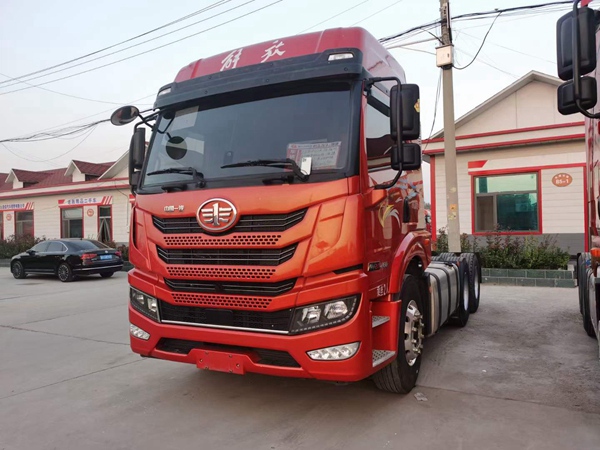 二手國(guó)六解放悍威牽引車(chē)