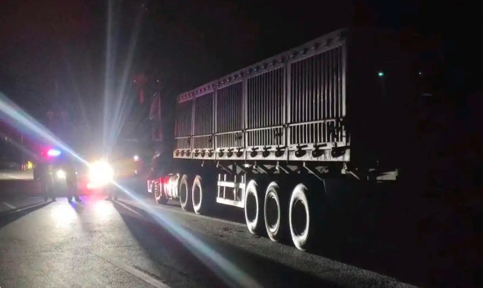 ?科技助力，舒城治超擒獲 “百噸王”貨車